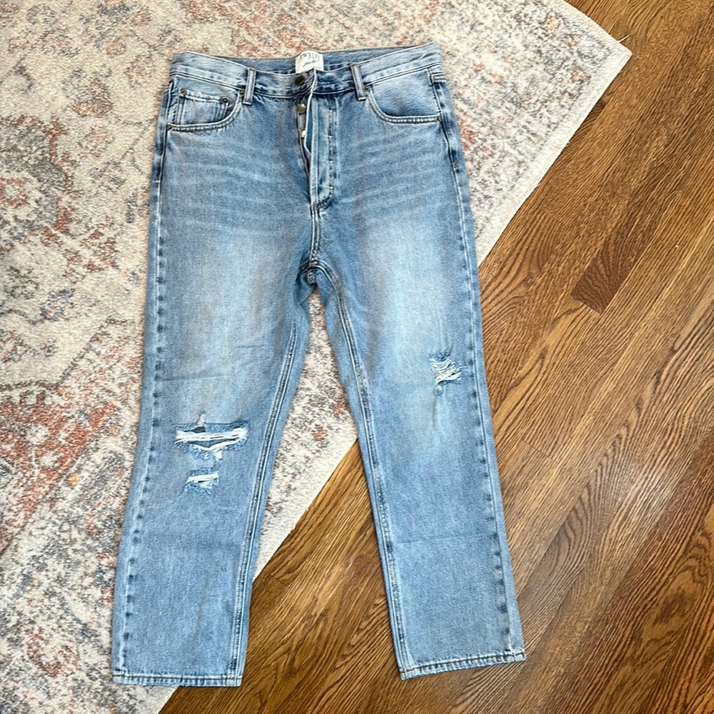 Women distressed jeans